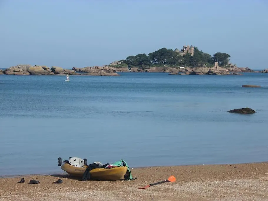 Appt Perros Guirec Sur Plage Trestraou Et Cote Granit Rose بيرو جْييريك